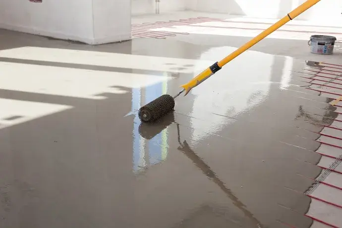 Jaką wylewkę do łazienki wybrać? Rodzaje, właściwości i ceny