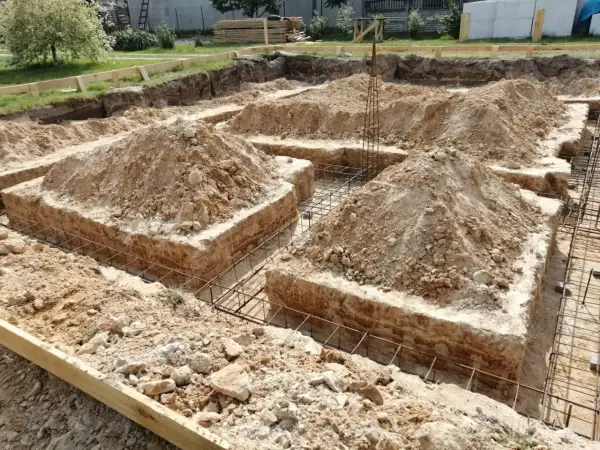 Dom bez ławy fundamentowej: ryzyko i możliwości modernizacji